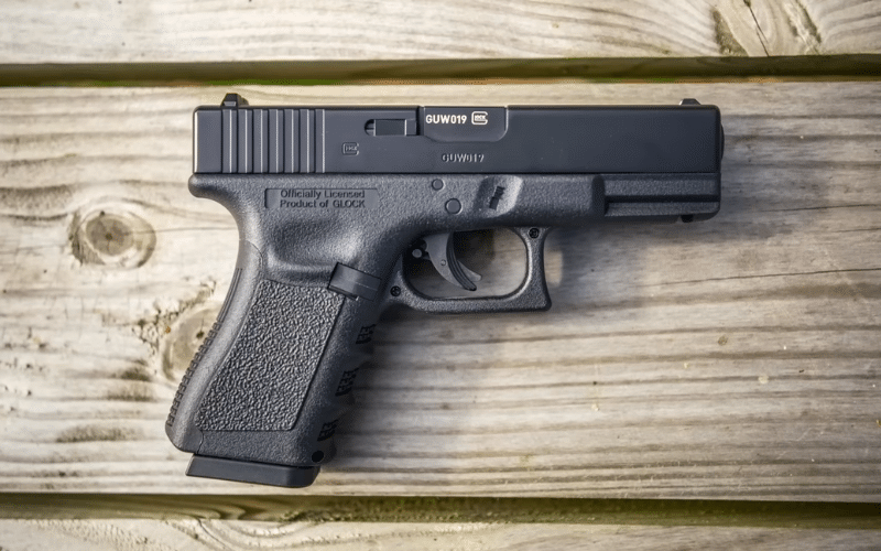 standard glock 19 on wooden table
